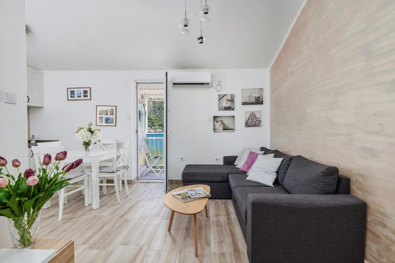 Apartment Plagenti With Sea View Kotor Exterior foto